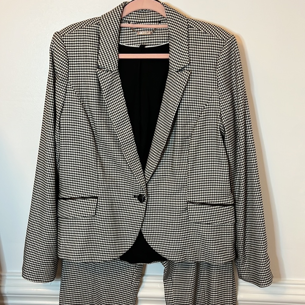 WHBM Suit Houndstooth Jacket and Matching pants 16